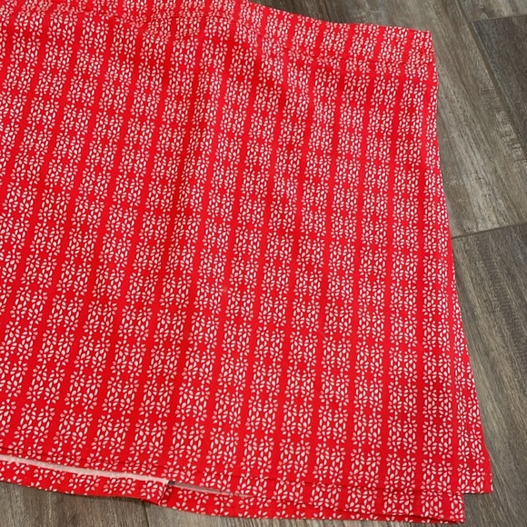RipSkirt Hawaii red and white print size XL - Picture 2 of 8